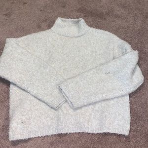 Universal threads turtle neck, size small, NWOT